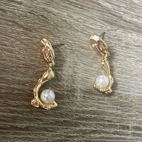 Anthropologie Jewelry - Vintage style earrings N243